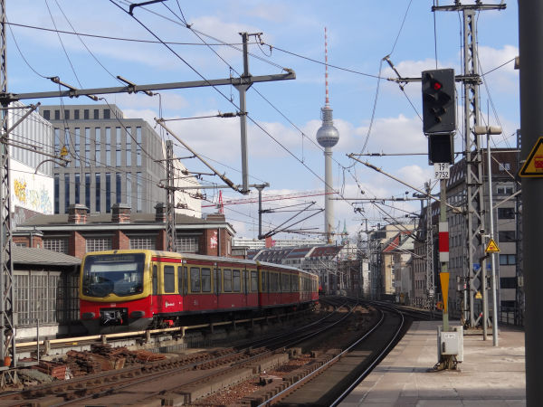 de-db-br481-berlin_hbf-040316-full.jpg