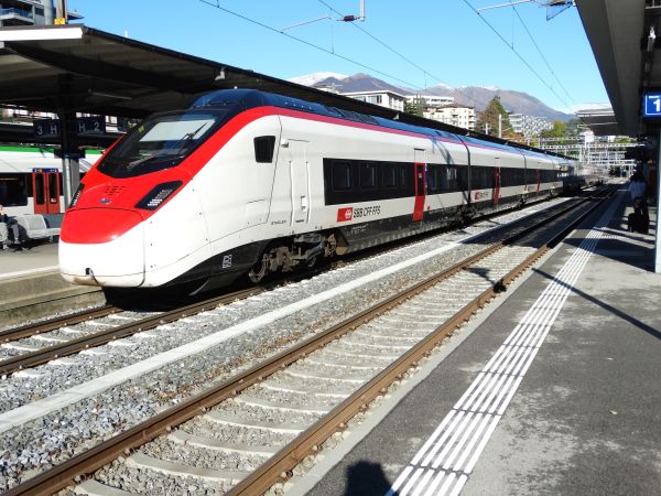 ch-sbb-rabe501-lugano-041122-full.jpg