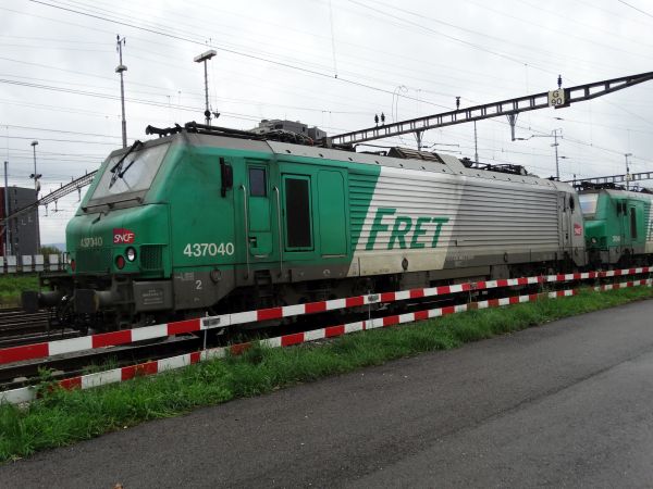 ch-sncf-bb37000-muttenz-051122-pic2-full.jpg