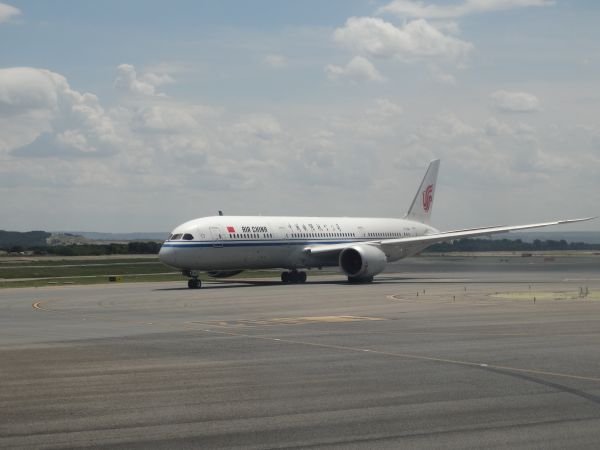 es-airchina-b_1368-barajas-120623-full.jpg