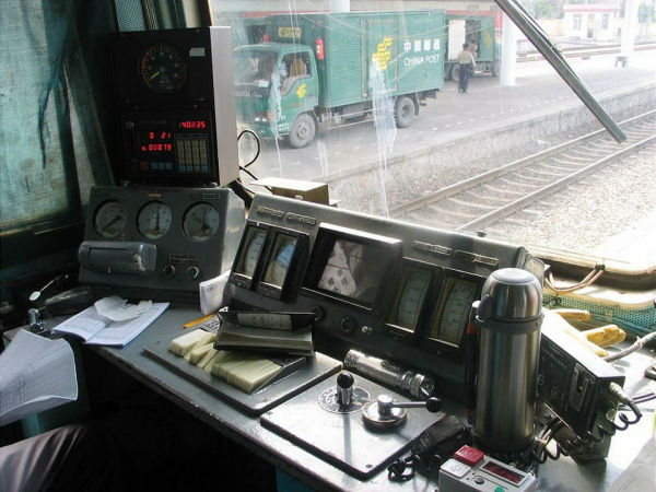 cn-crh-ss3_cab-fuzhou-2006-ristovormala-full.jpg