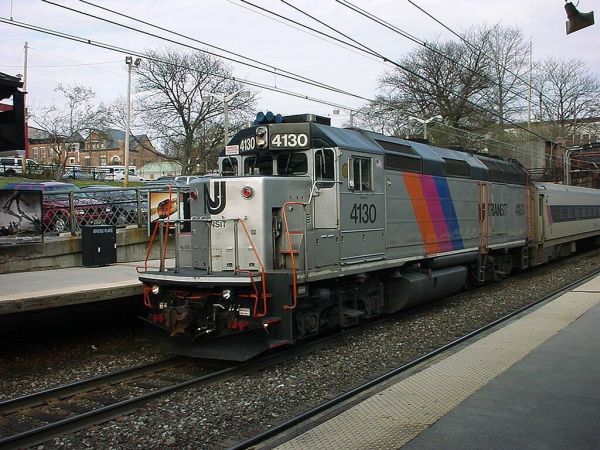 us-nj-transit-diesel4130-summit-080402-full.jpg