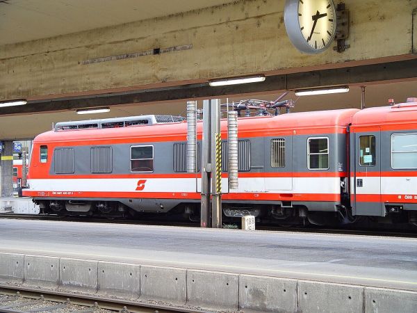 at-oebb-br4010-027-linz-030103-pic1-full.jpg