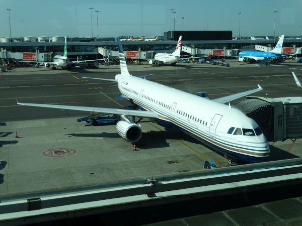 nl-privilege-a321-schiphol-120623-pic2-full.jpg