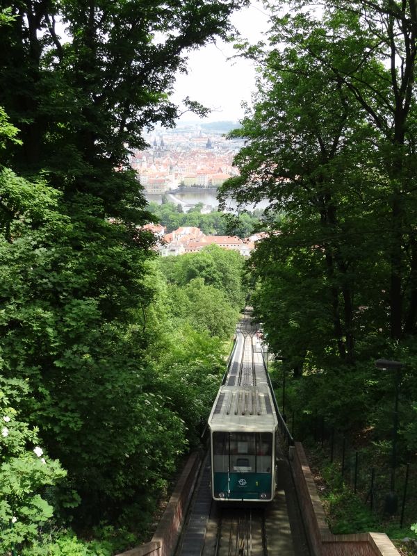 cz-funicular-petrin_hill-260512-pic5-full.jpg