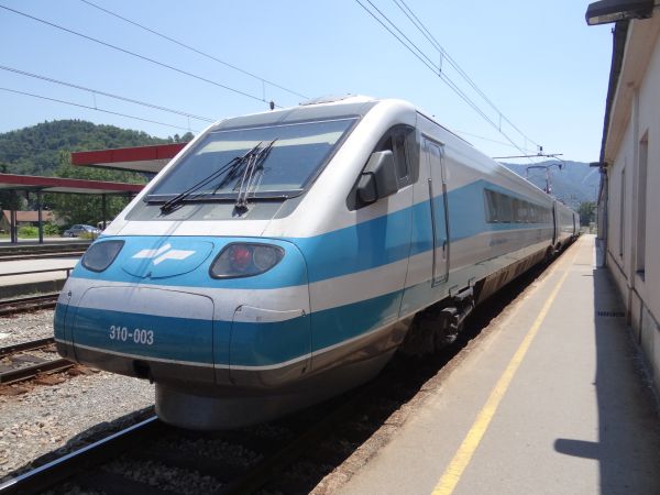 si-sz-pendolino310-celje-020715-full.jpg