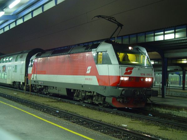 at-oebb-br1014-wien_suedbhf-020103-full.jpg